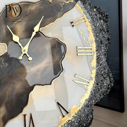 Black Diamond Horizon Sleek Resin Clock with Textured Patterns