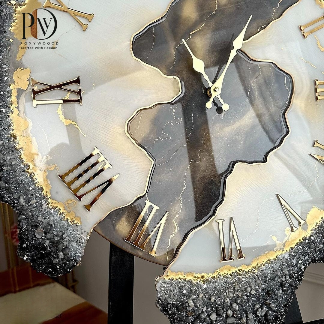 Black Diamond Horizon Sleek Resin Clock with Textured Patterns
